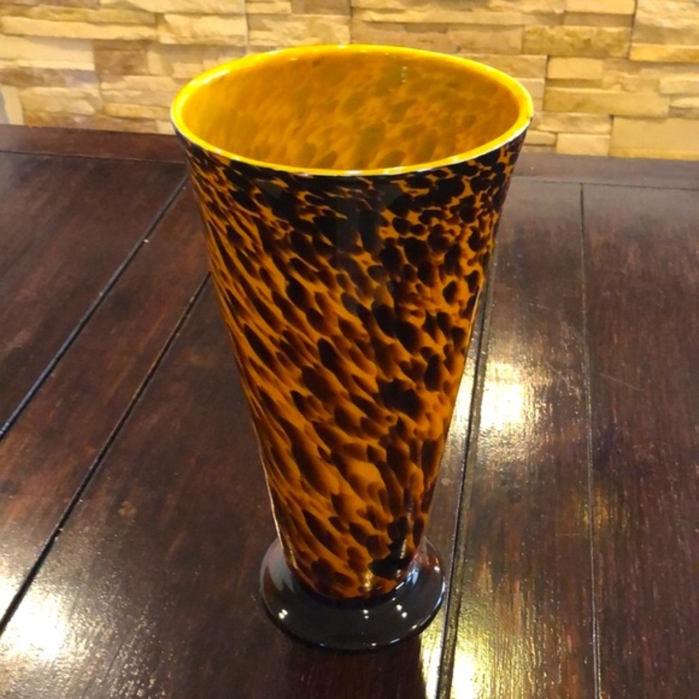 Animal Pattern Glass Vase - Picture 2 of 5